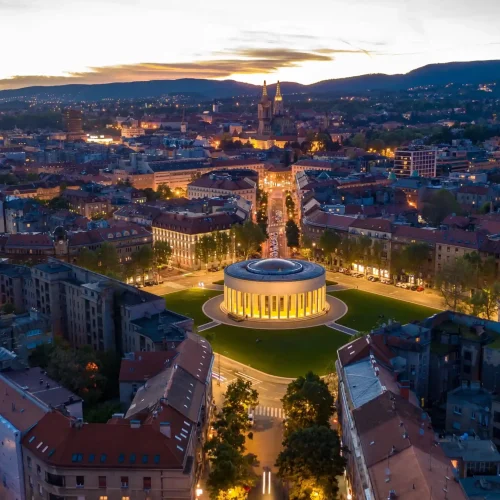 zagreb-hr-hero.CIgObWM_.webp